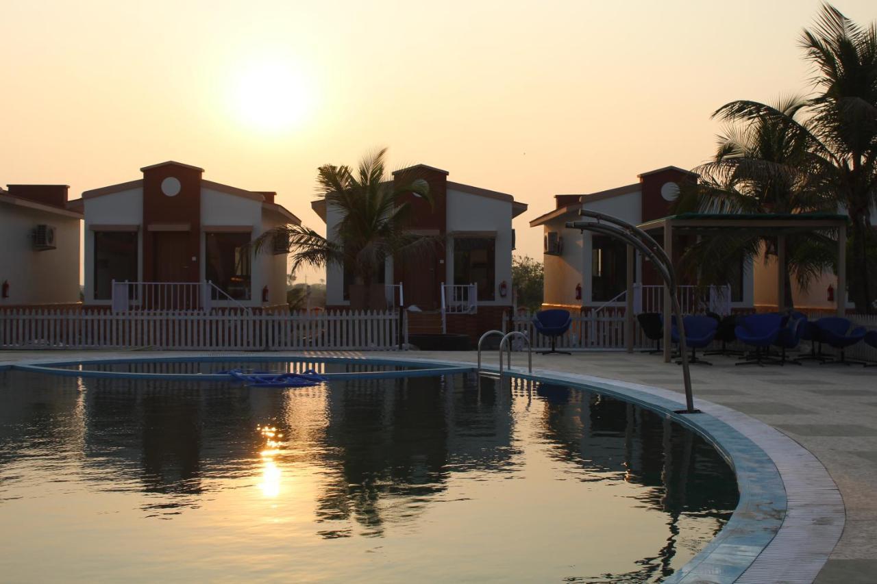Flamingo Club And Resort Una 3 Km Away From Diu Check Post Exterior foto